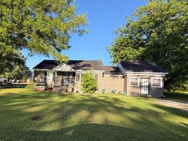 234 CENTRAL ST, Bolivar, TN 38008
