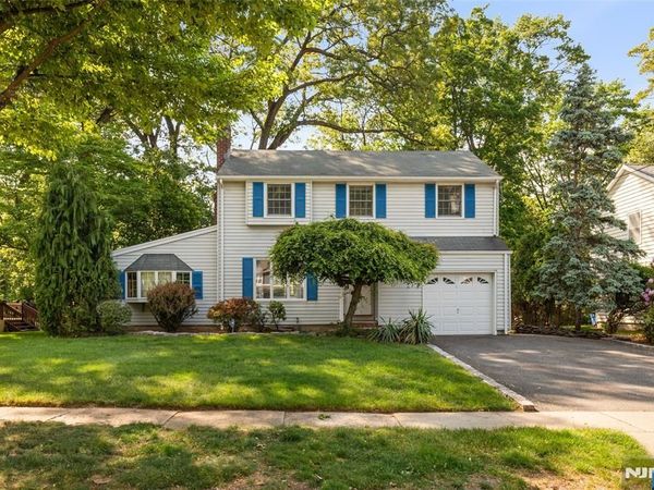 557 Monroe Court, RIVER EDGE, NJ 07661