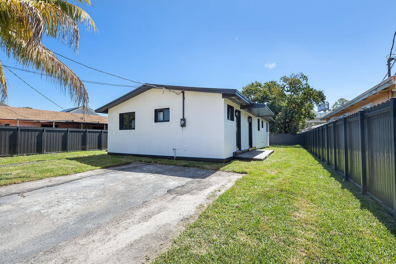1522 NW 41st Street, Miami, FL 33142 Photo