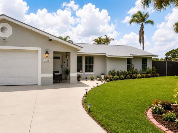 2068 SE Triumph Road, Port St. Lucie, FL 34952
