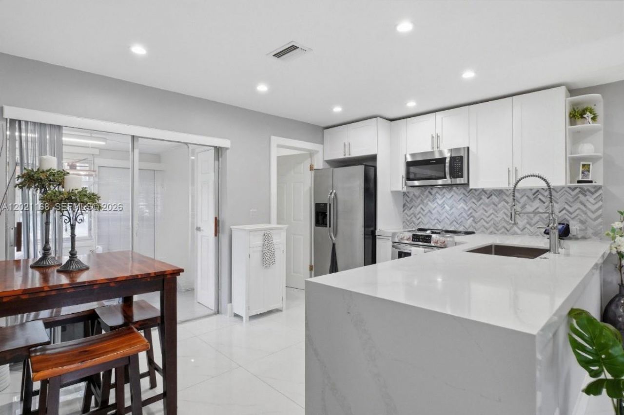 4966 SW 93rd Ave , Cooper City, FL 33328 Photo
