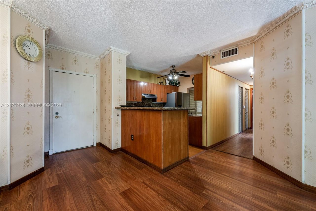 19601 E Country Club Dr , Unit 7102, Aventura, FL 33180 Photo