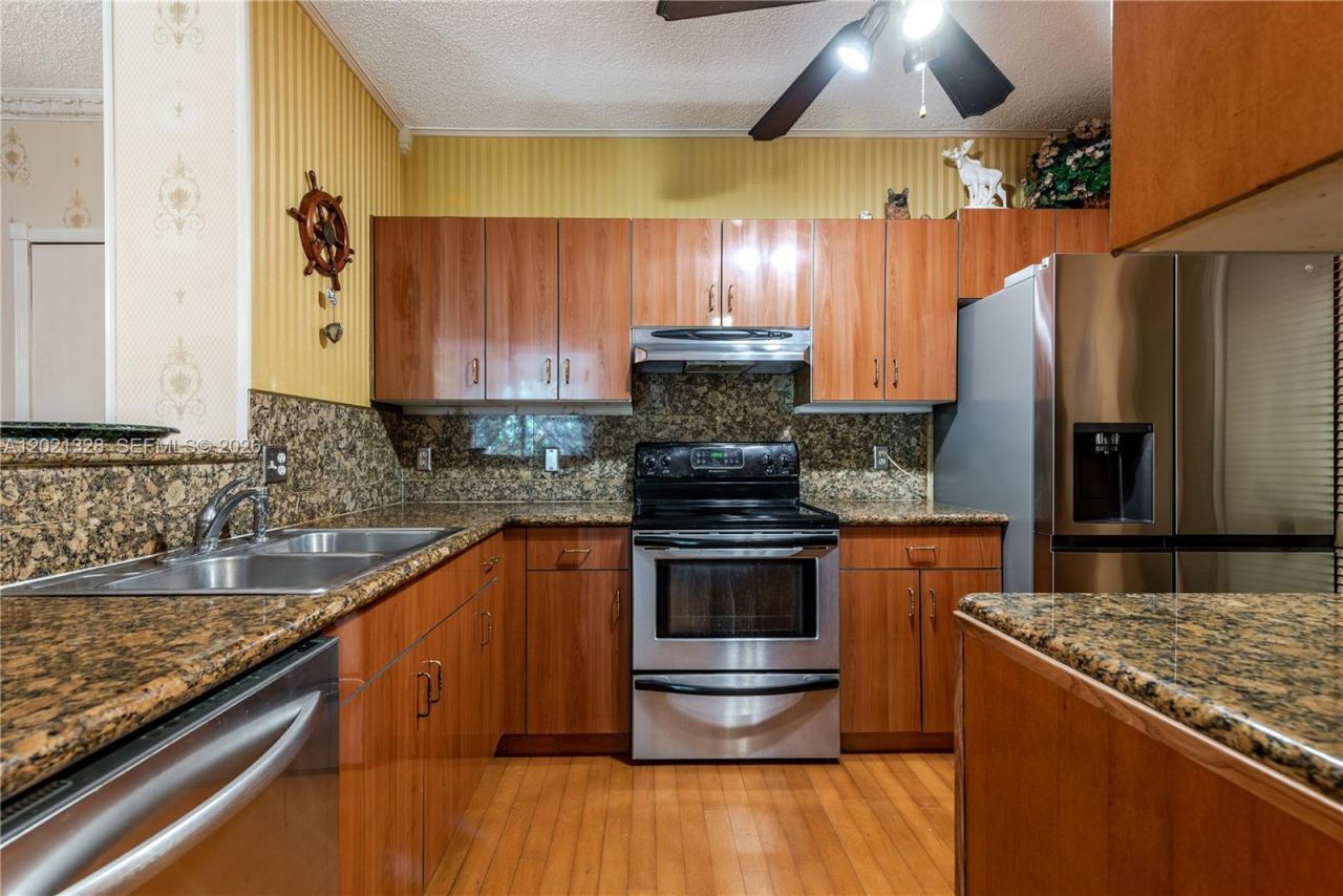 19601 E Country Club Dr , Unit 7102, Aventura, FL 33180 Photo