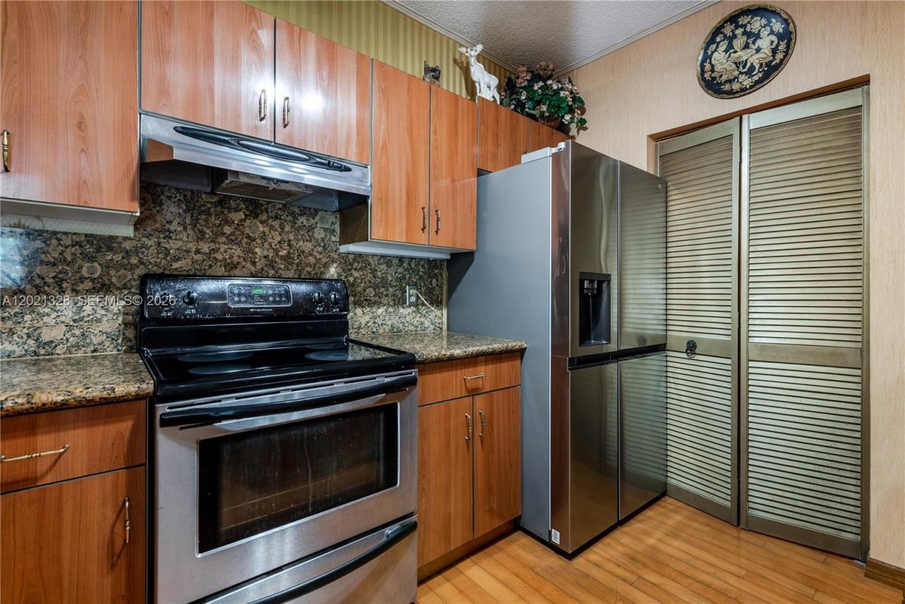 19601 E Country Club Dr , Unit 7102, Aventura, FL 33180 Photo