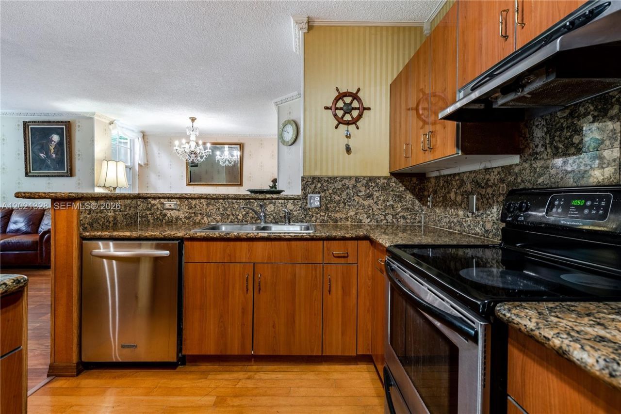 19601 E Country Club Dr , Unit 7102, Aventura, FL 33180 Photo