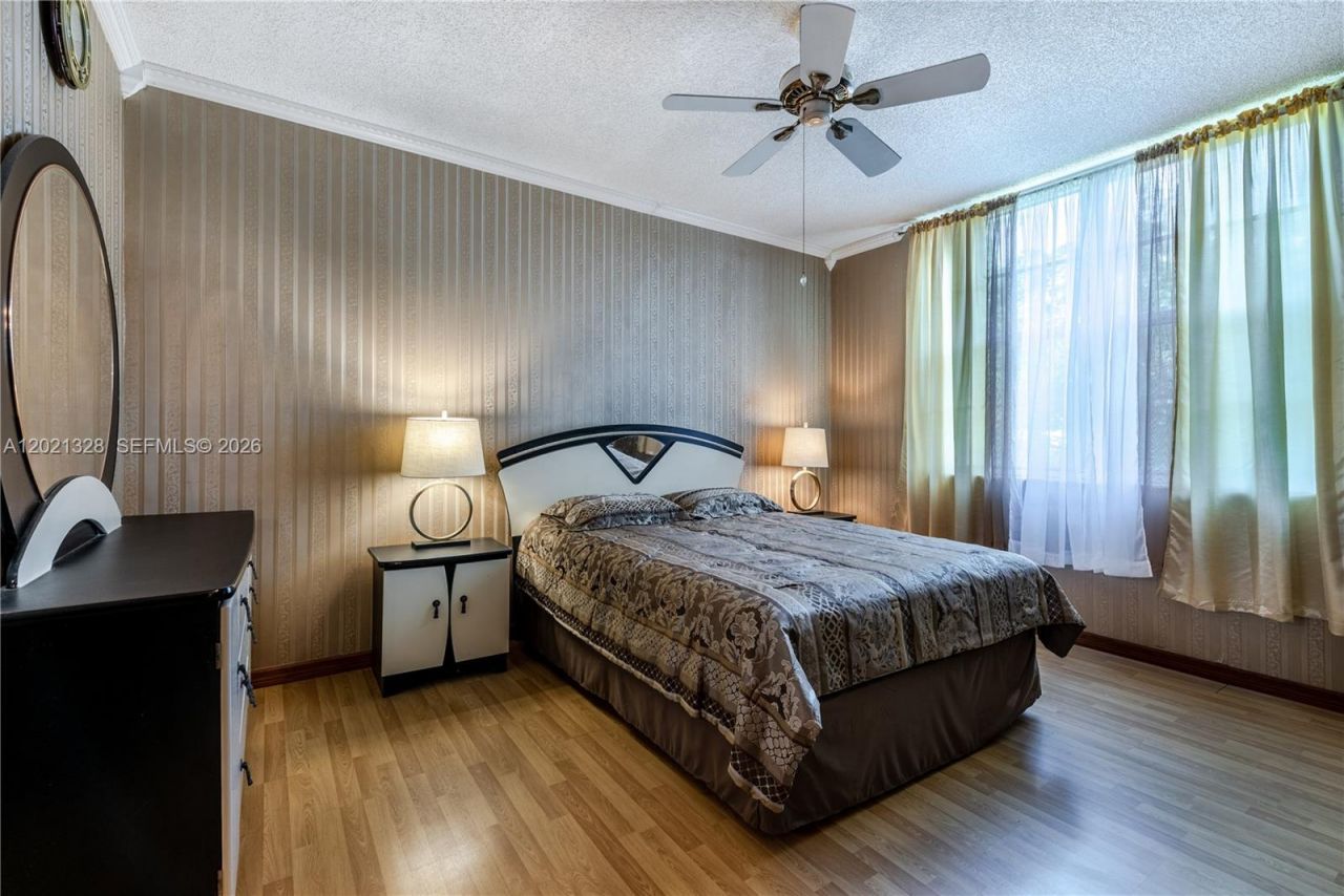 19601 E Country Club Dr , Unit 7102, Aventura, FL 33180 Photo
