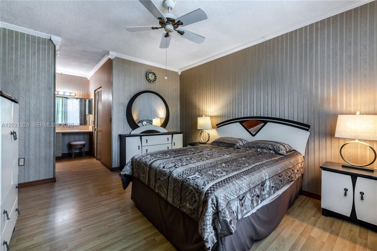 19601 E Country Club Dr , Unit 7102, Aventura, FL 33180 Photo