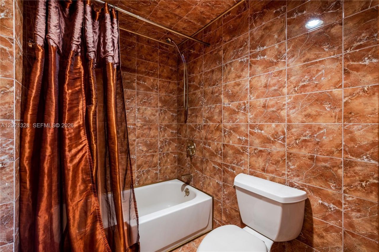 19601 E Country Club Dr , Unit 7102, Aventura, FL 33180 Photo