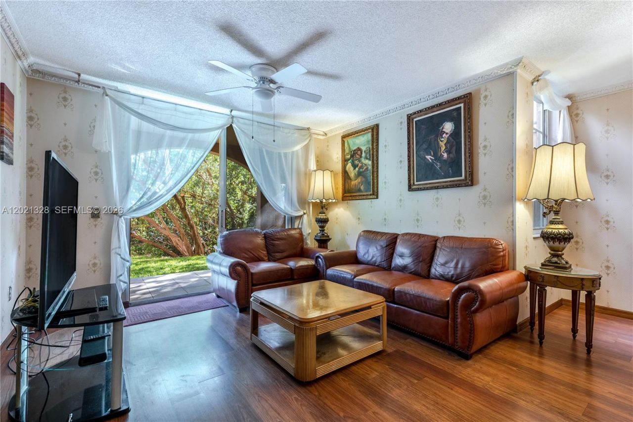 19601 E Country Club Dr , Unit 7102, Aventura, FL 33180 Photo