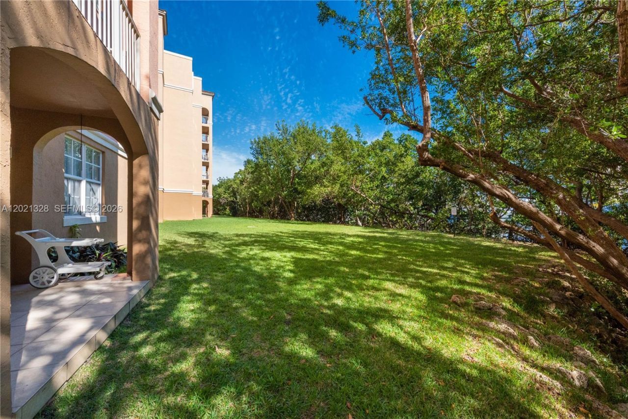 19601 E Country Club Dr , Unit 7102, Aventura, FL 33180 Photo