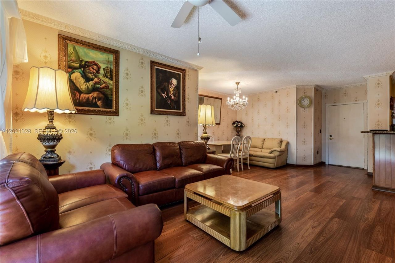 19601 E Country Club Dr , Unit 7102, Aventura, FL 33180 Photo