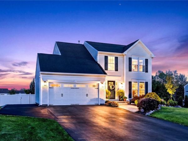 3205 White Pine Lane , Macedon, NY 14502