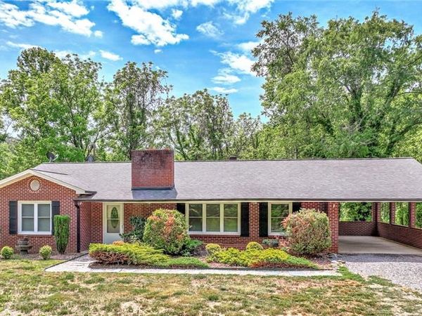 335 Reddies Osborne Lane , North Wilkesboro, NC 28659