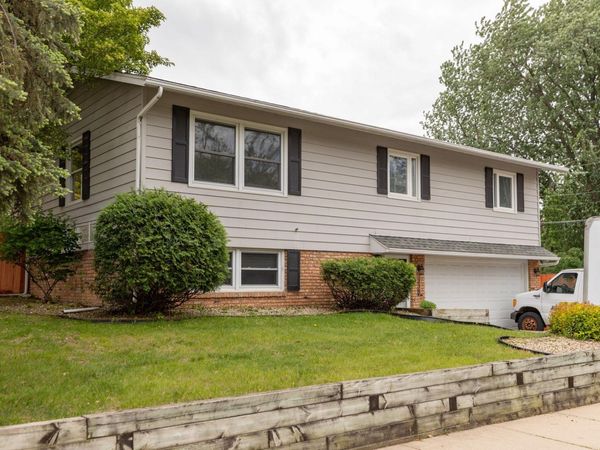 338 27th Street NE, Rochester, MN 55906