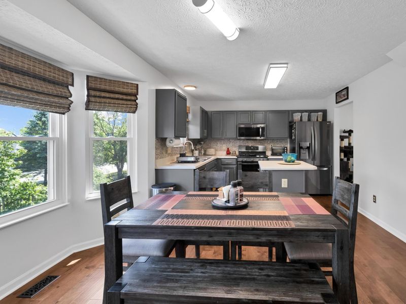3132 Menzola Drive, Columbus, OH 43228 Photo 9