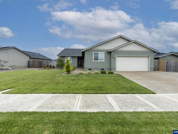 1487 Austin Av, Woodburn, OR 97071