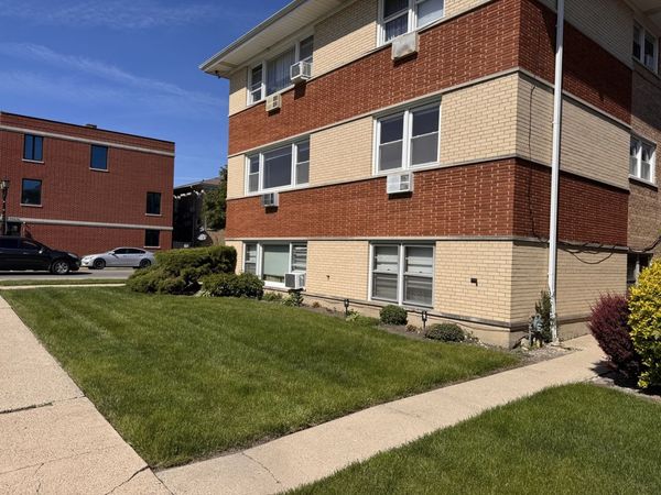 7347 W Diversey Avenue W, Unit 8, Elmwood Park, IL 60707