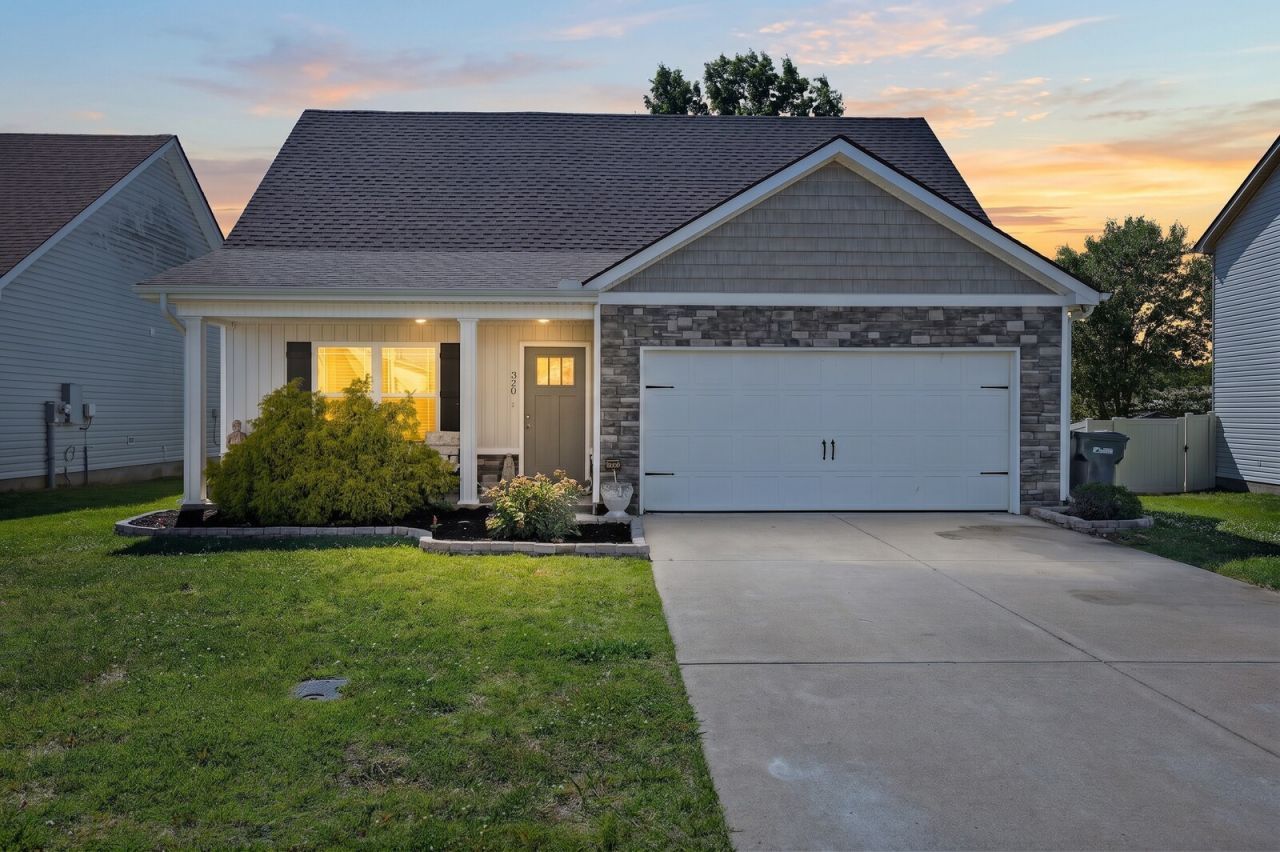 320 Providence Dr, Lebanon, TN 37087 Main Photo