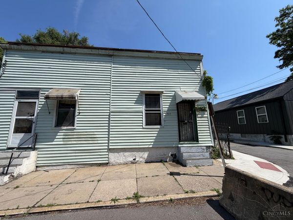 830 Livingston Street, Cincinnati, OH 45214