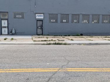 7009 W Chicago, Detroit, MI 48204