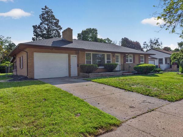 2136 Bruce Avenue, Lansing, MI 48915