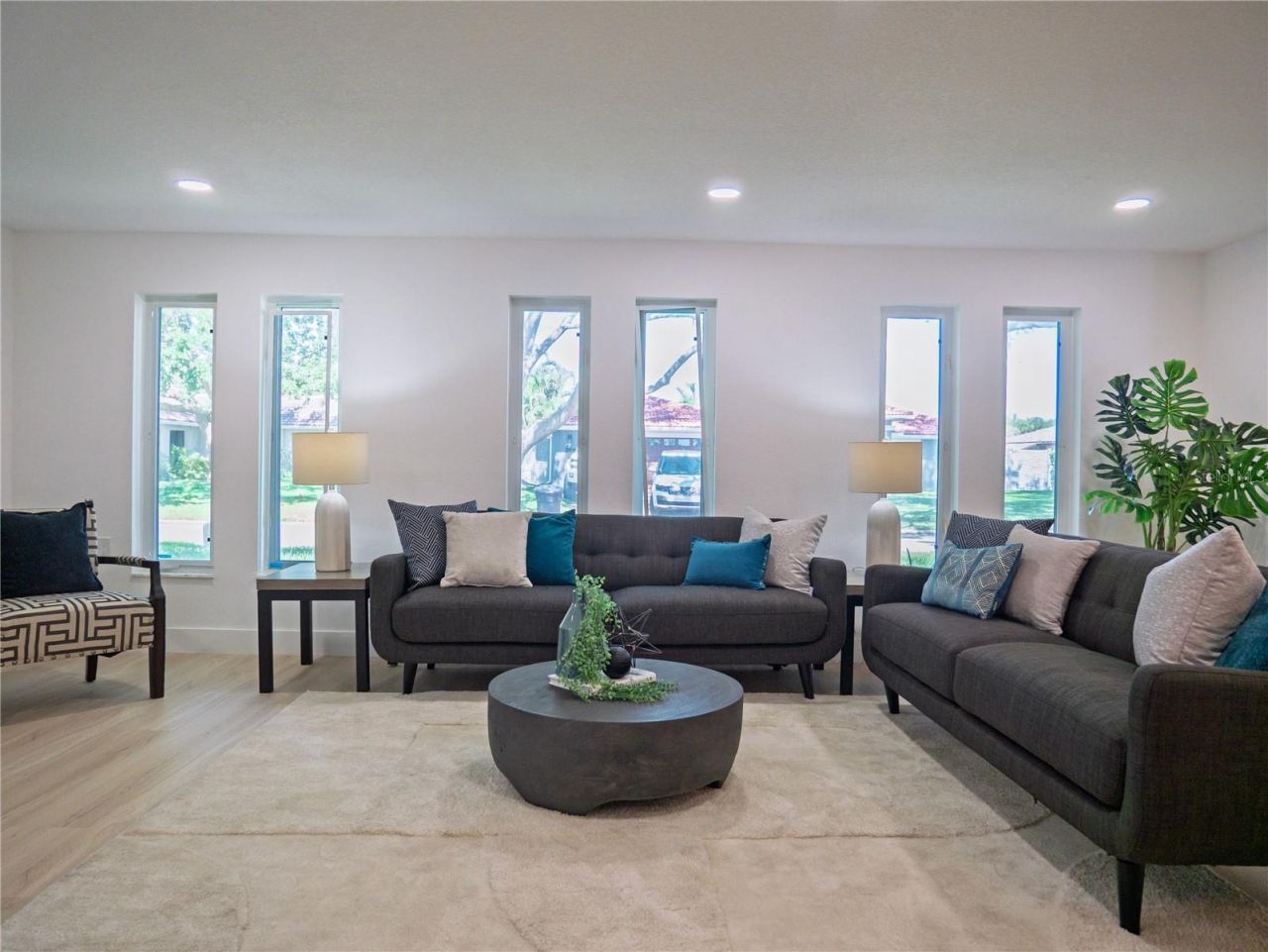 1880 Tanglewood Drive Ne, Saint Petersburg, FL 33702 Photo