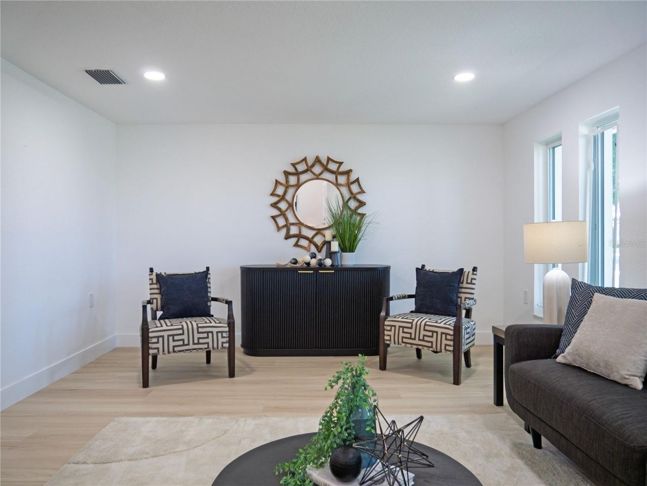 1880 Tanglewood Drive Ne, Saint Petersburg, FL 33702 Photo
