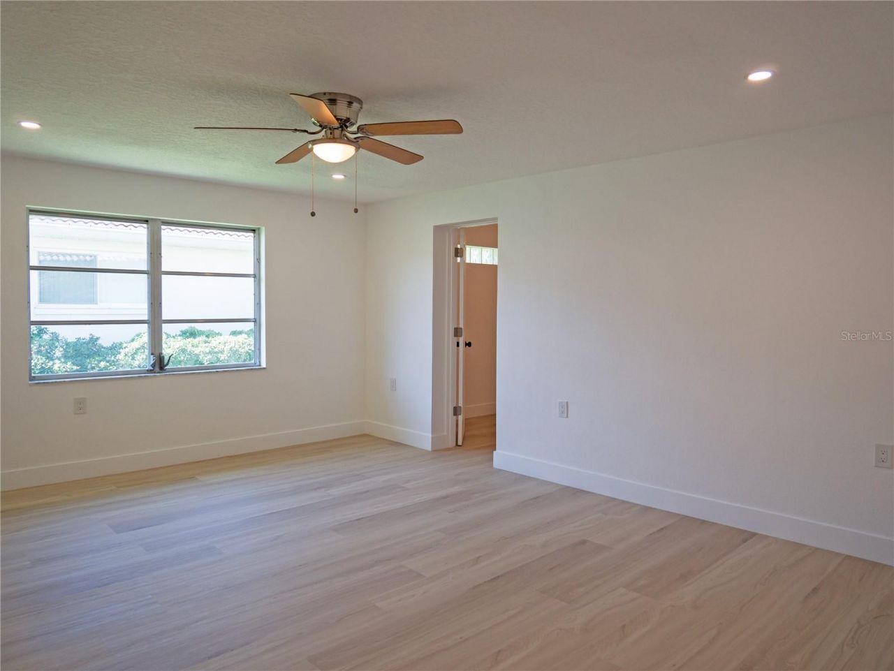 1880 Tanglewood Drive Ne, Saint Petersburg, FL 33702 Photo