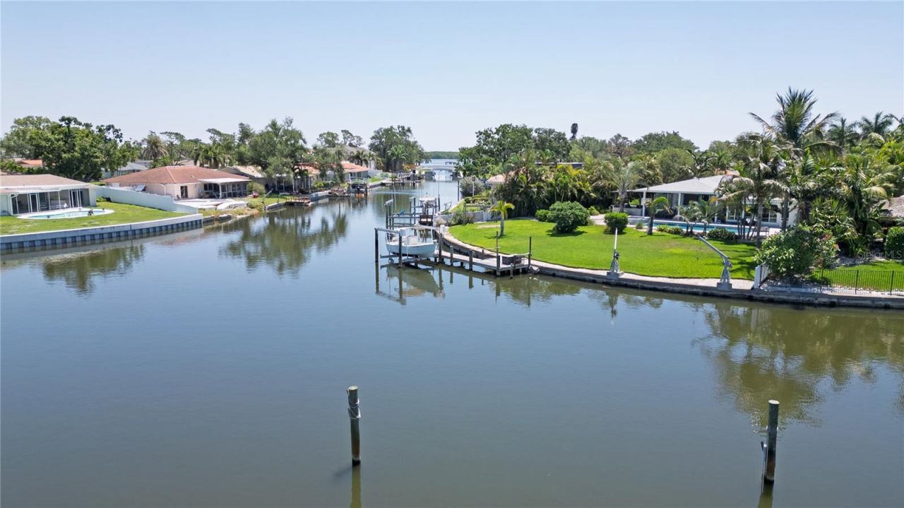 1880 Tanglewood Drive Ne, Saint Petersburg, FL 33702 Photo