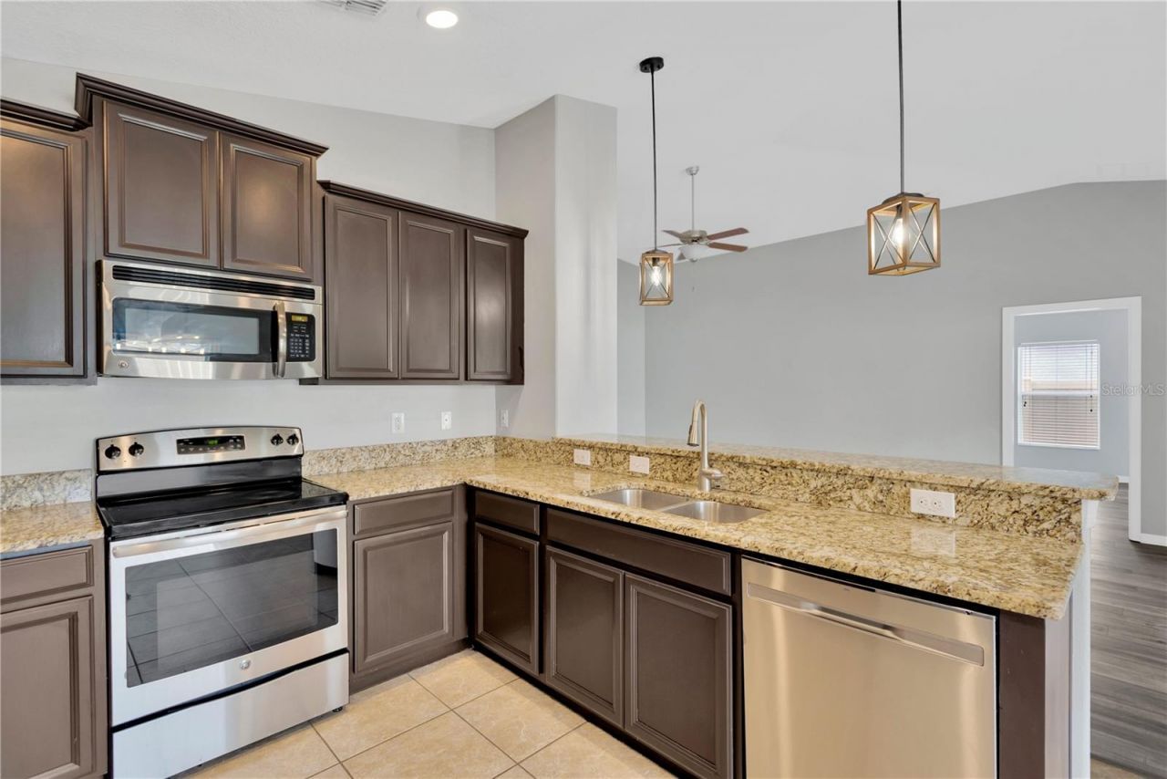 8529 Hunters Fork Loop , Ruskin, FL 33573 Photo