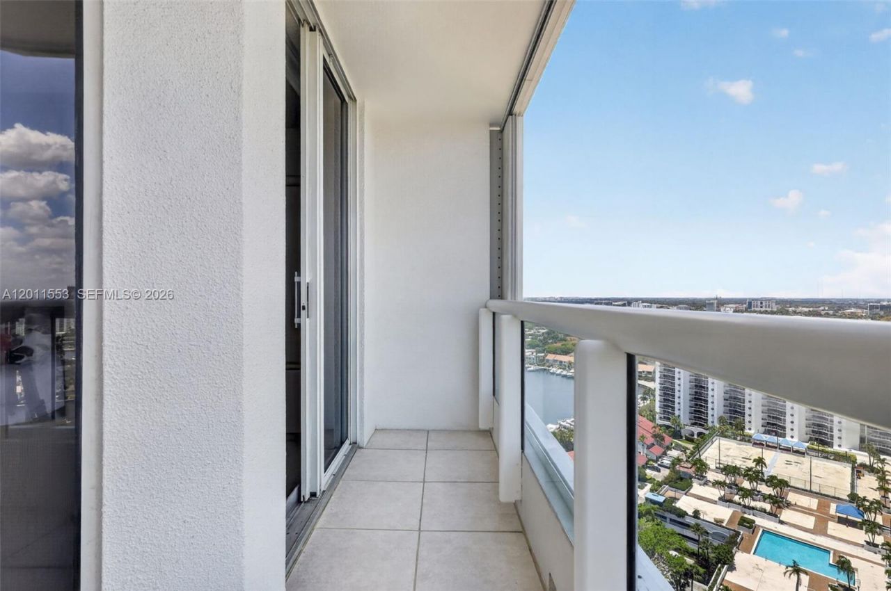 21205 Yacht Club Dr , Unit 2409, Aventura, FL 33180 Photo
