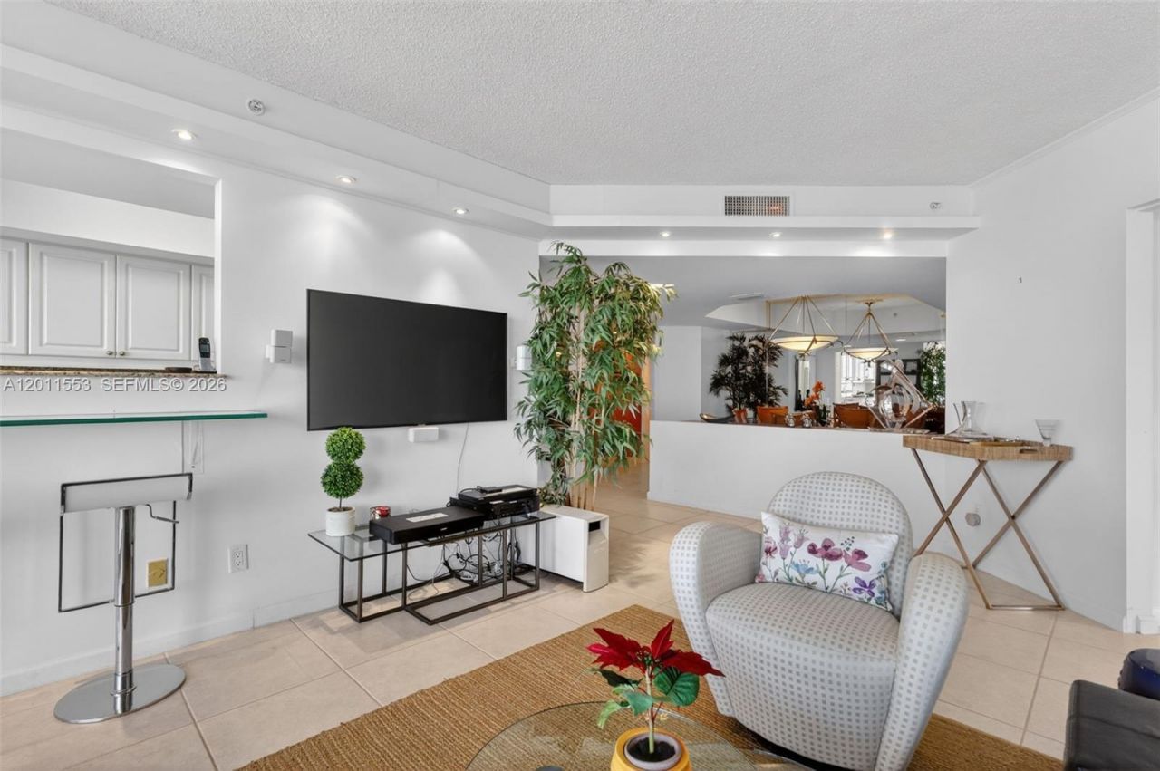 21205 Yacht Club Dr , Unit 2409, Aventura, FL 33180 Photo