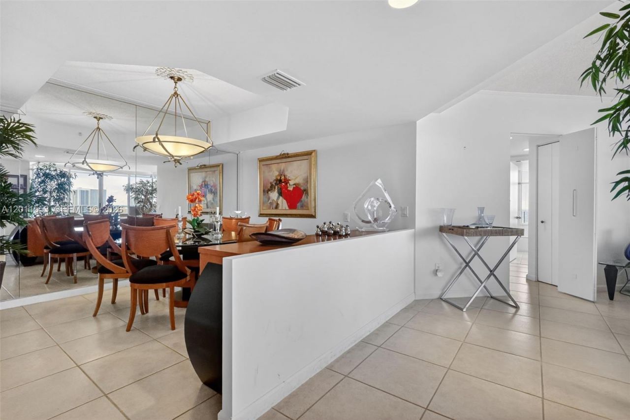 21205 Yacht Club Dr , Unit 2409, Aventura, FL 33180 Photo