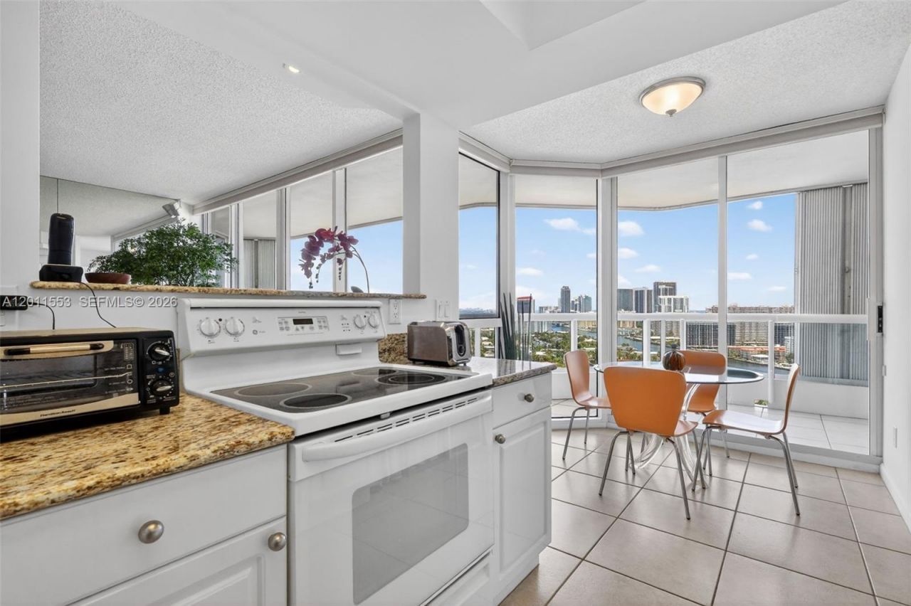21205 Yacht Club Dr , Unit 2409, Aventura, FL 33180 Photo