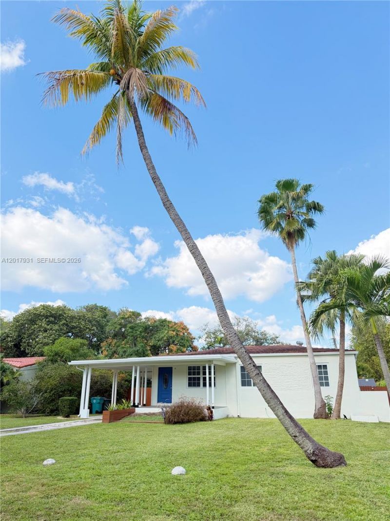 1075 NE 120th St , Biscayne Park, FL 33161 Photo