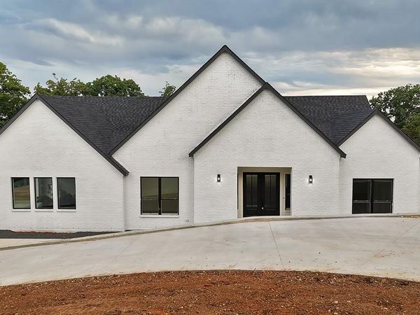1405 Apache Court, Joshua, TX 76058
