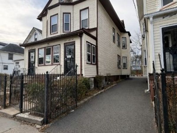 391 High St, Orange, NJ 07050