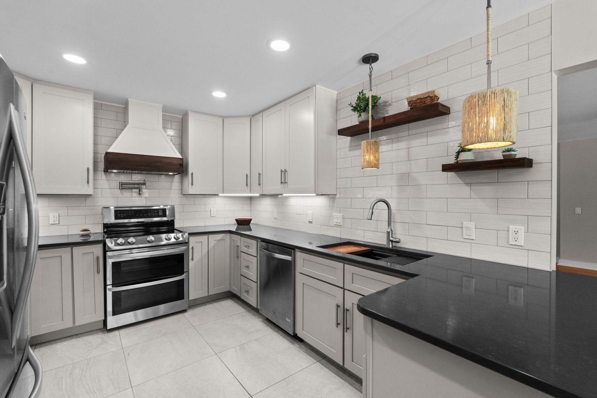 4504 River Rd. Photo 13