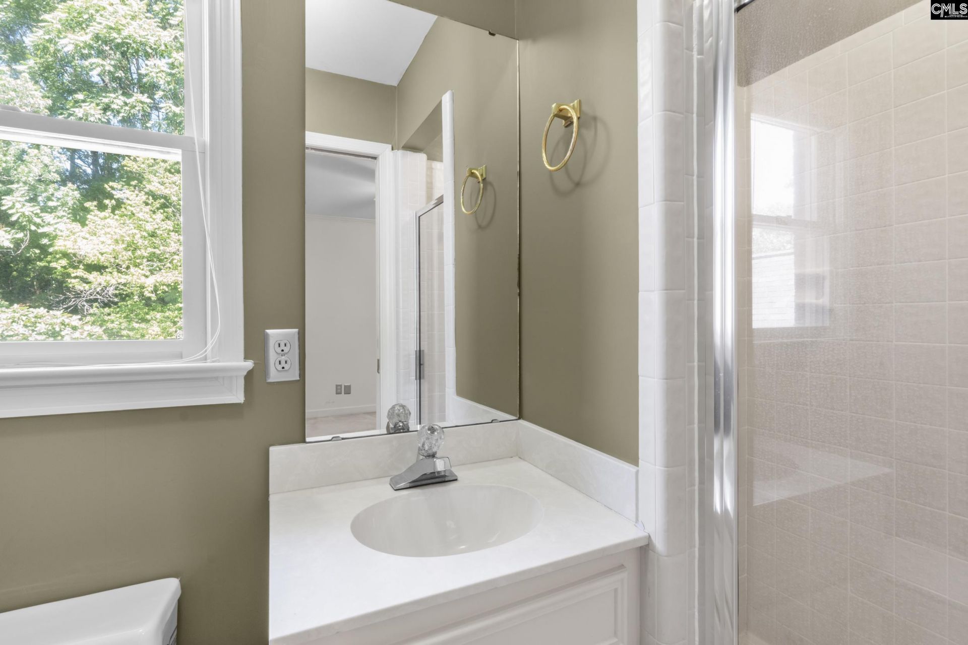 261 Berry Tree Lane  Photo 33
