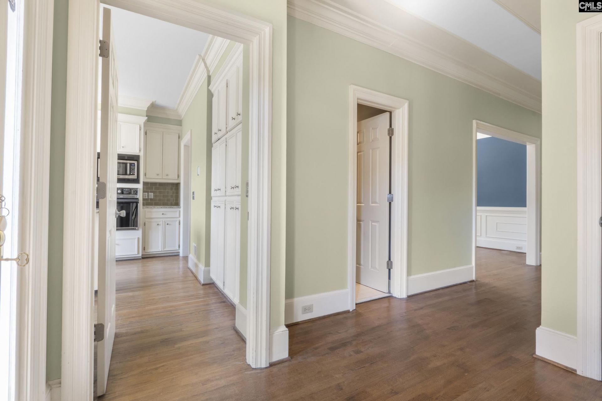 261 Berry Tree Lane  Photo 4
