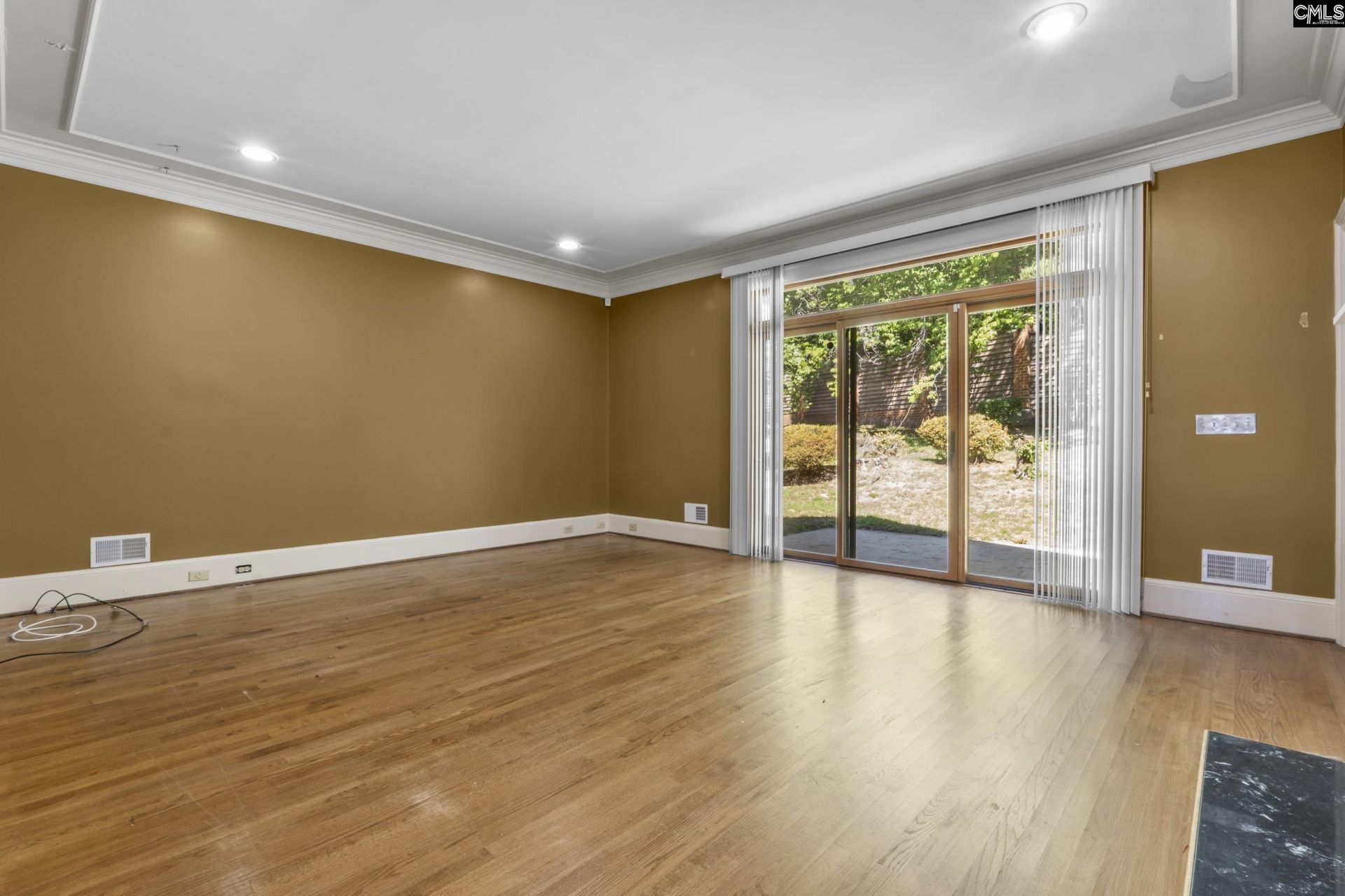 261 Berry Tree Lane  Photo 5