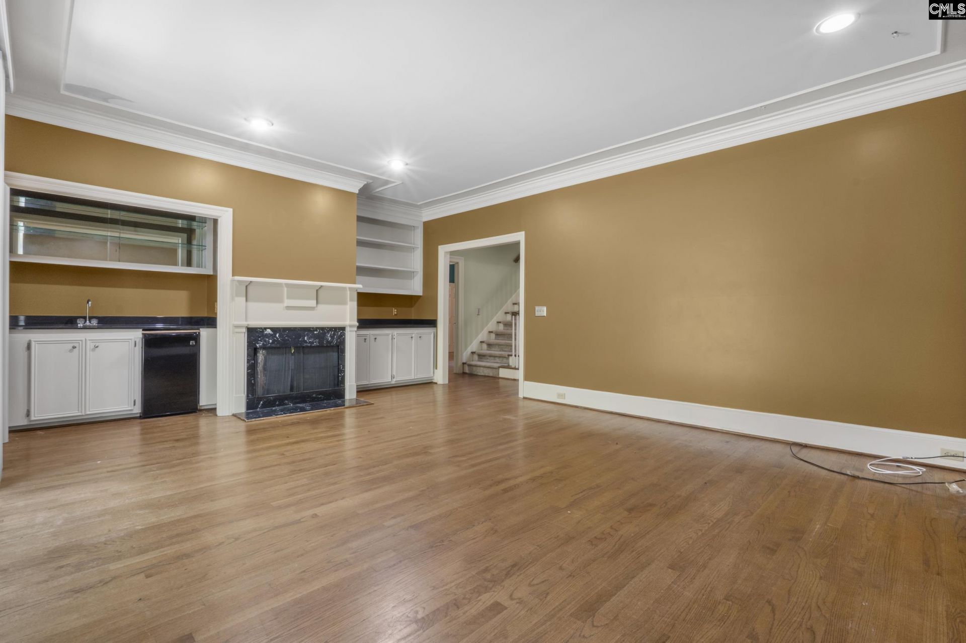 261 Berry Tree Lane  Photo 6