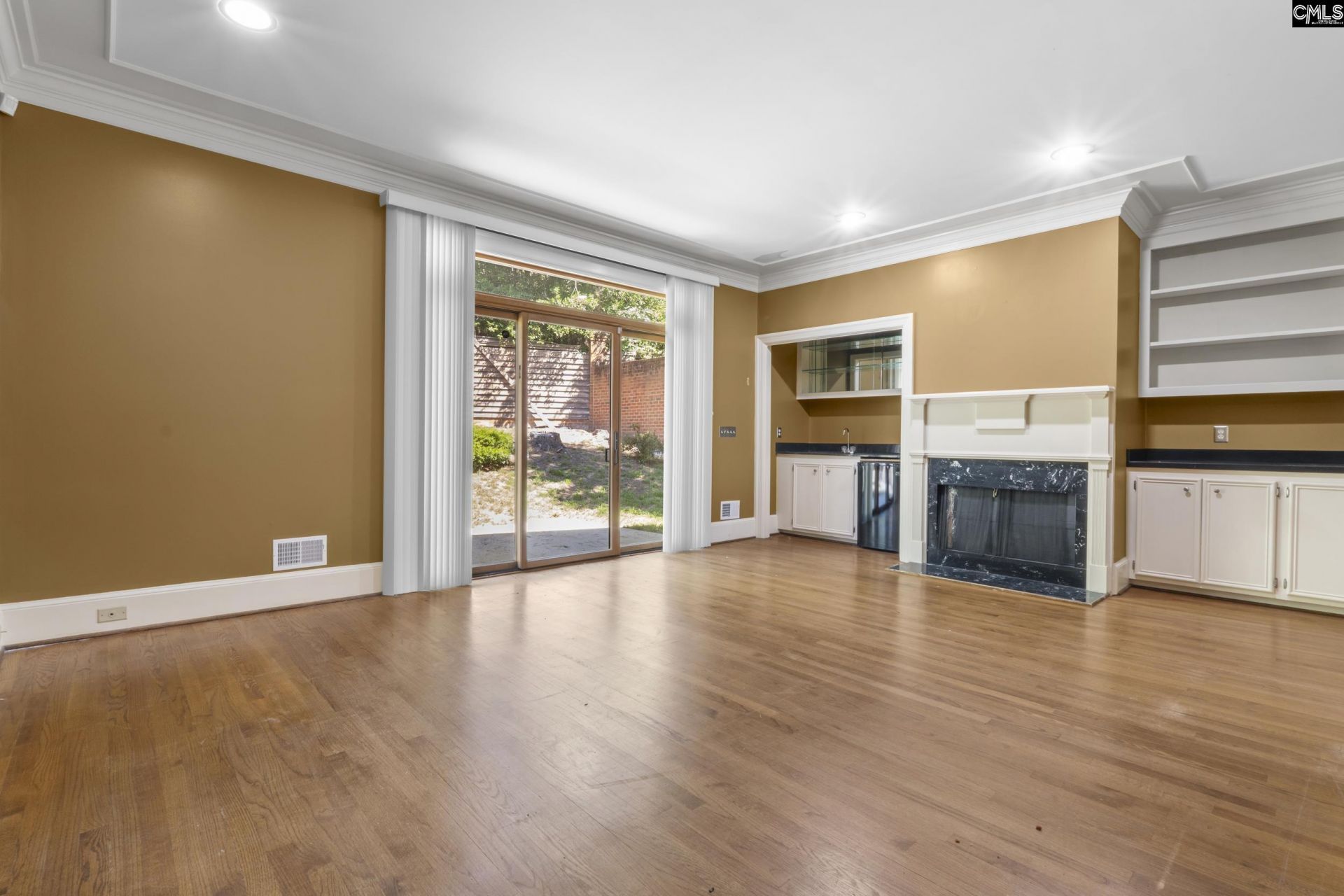 261 Berry Tree Lane  Photo 7