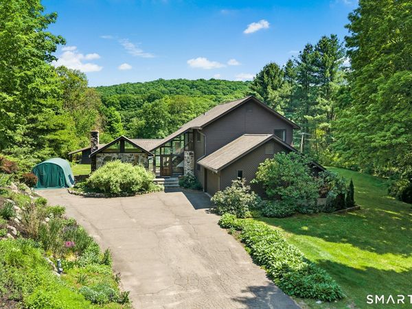 127 Huntingtown, Newtown, CT 06470