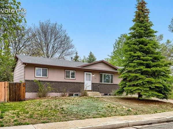 3853 Vaquero Circle, Colorado Springs, CO 80918