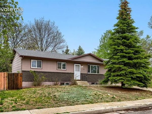 3853 Vaquero Circle, Colorado Springs, CO 80918