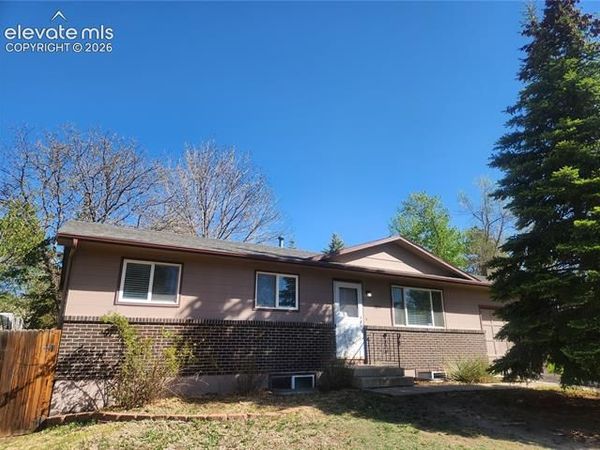 3853 Vaquero Circle, Colorado Springs, CO 80918