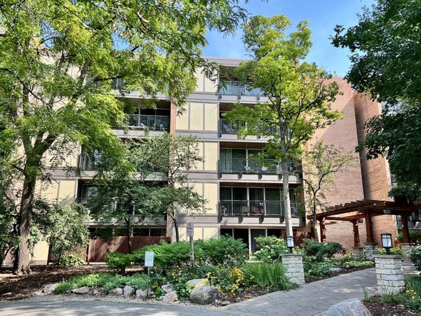 5900 OAKWOOD Drive , Unit 3F, Lisle, IL 60532