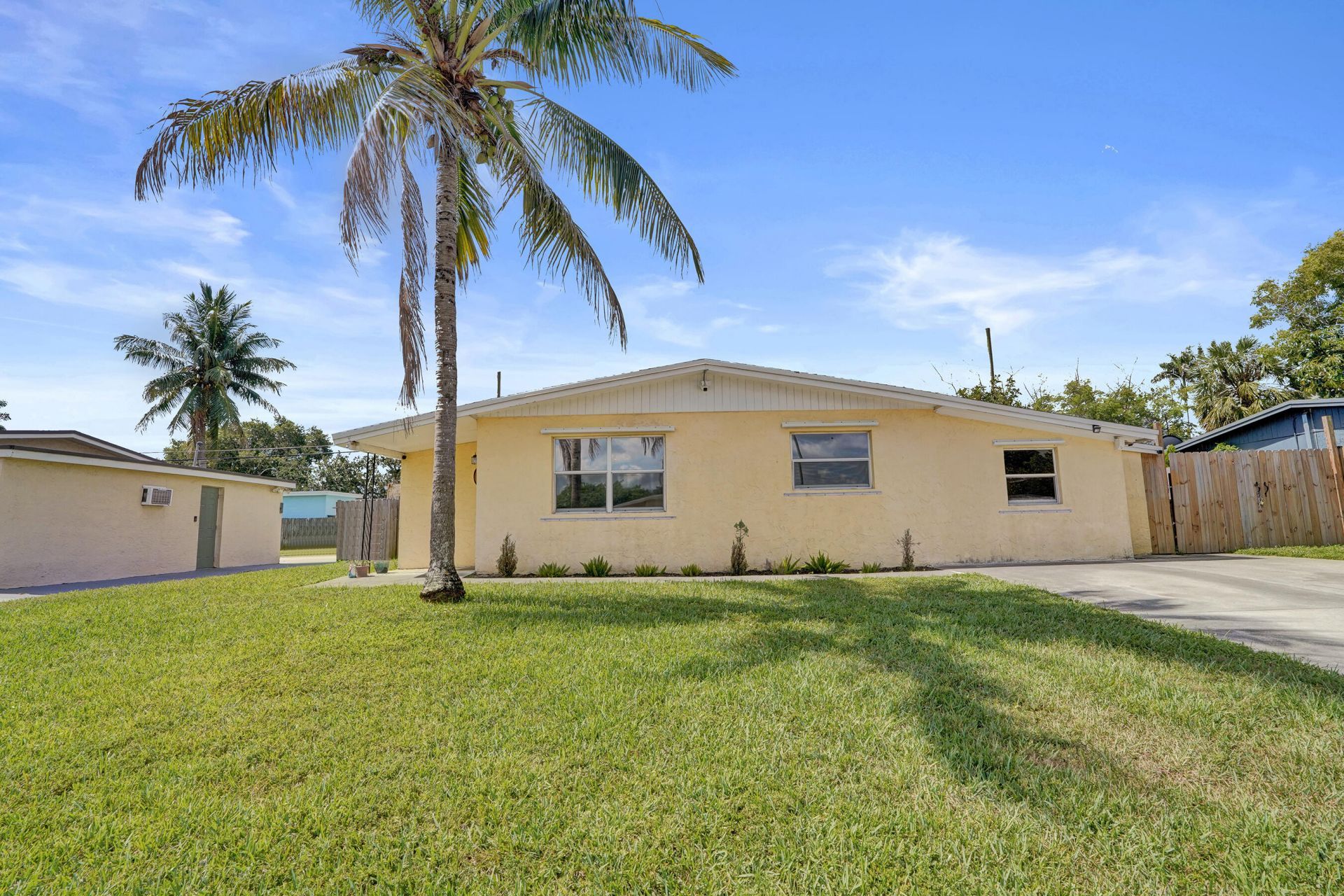 5740 SW 38th Street, Davie, FL 33314 Photo