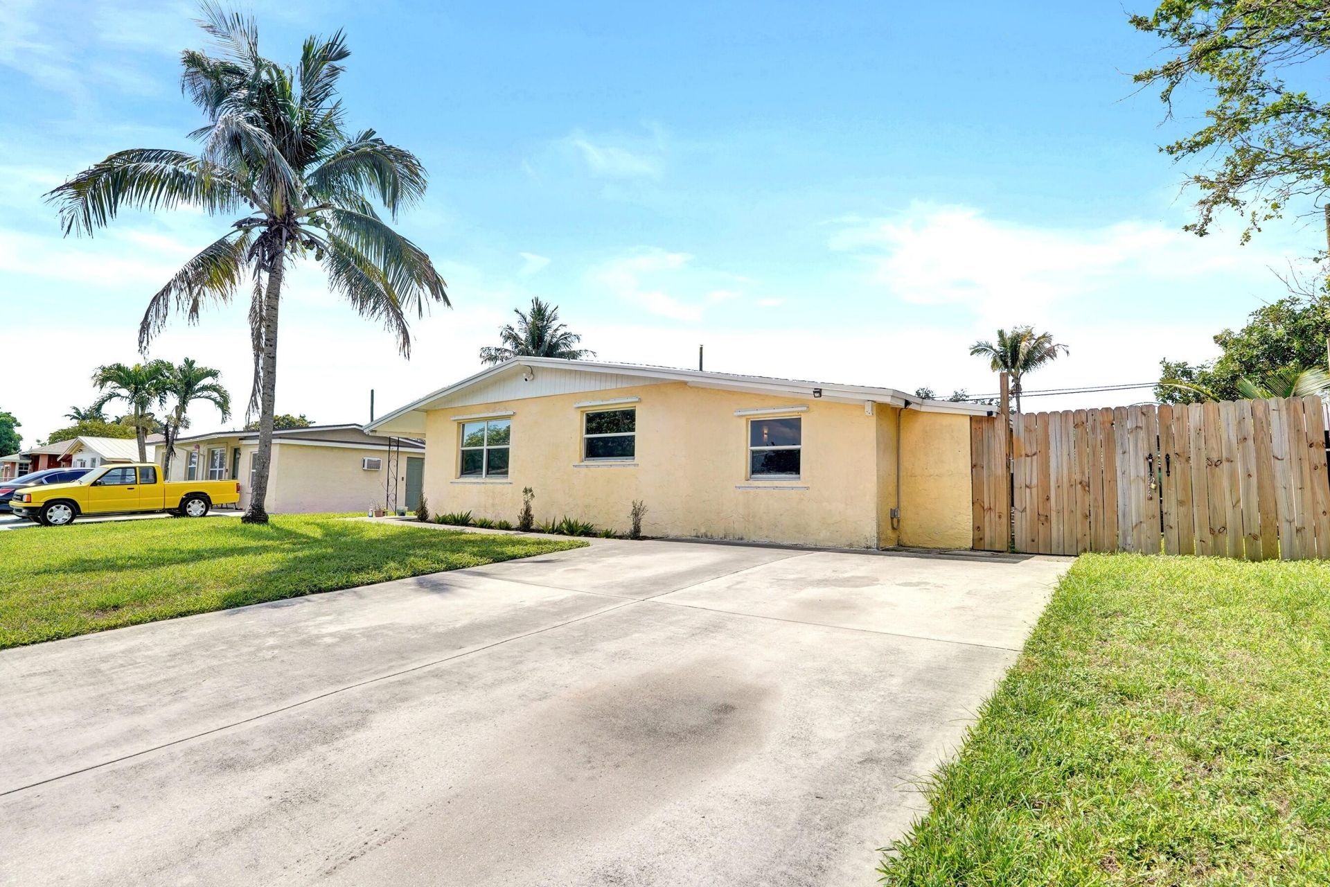 5740 SW 38th Street, Davie, FL 33314 Photo